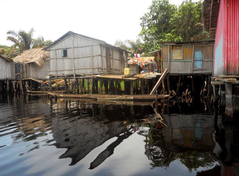 Nzulezo Stilt Village